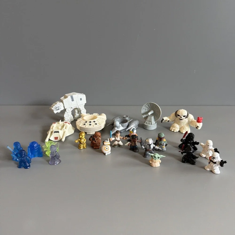 Lot of 24 Miniature Star Wars Figures and Spaceships by Hasbro/Disney Grogu